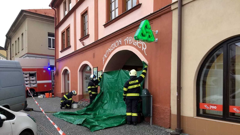 Neznámá látka na Městském úřadu v Dobrušce - 2