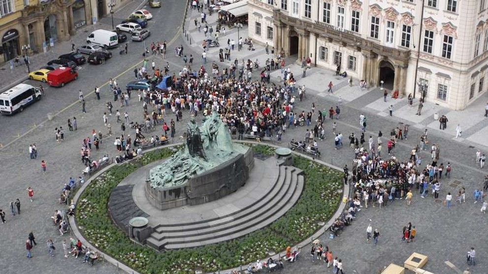 Jacksonovi fanoušci na Staroměstském náměstí