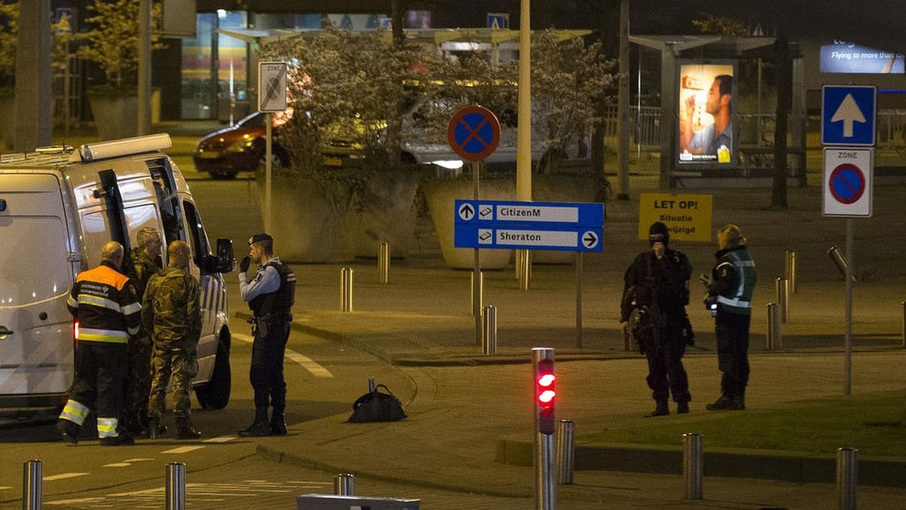 Policie uzavřela letiště v Amsterdamu
