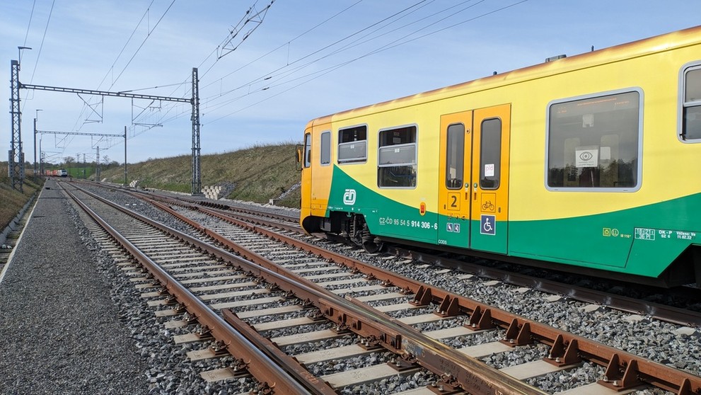 Nedovolená jízda osobního vlaku v Červeném Újezdu