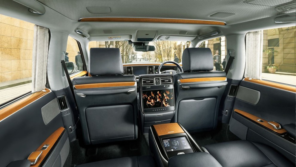 Toyota Century - 11