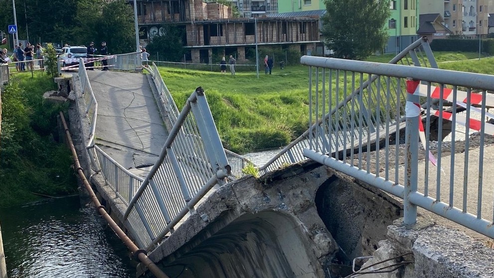 Ve Spišské Nové Vsi se propadl most - 6
