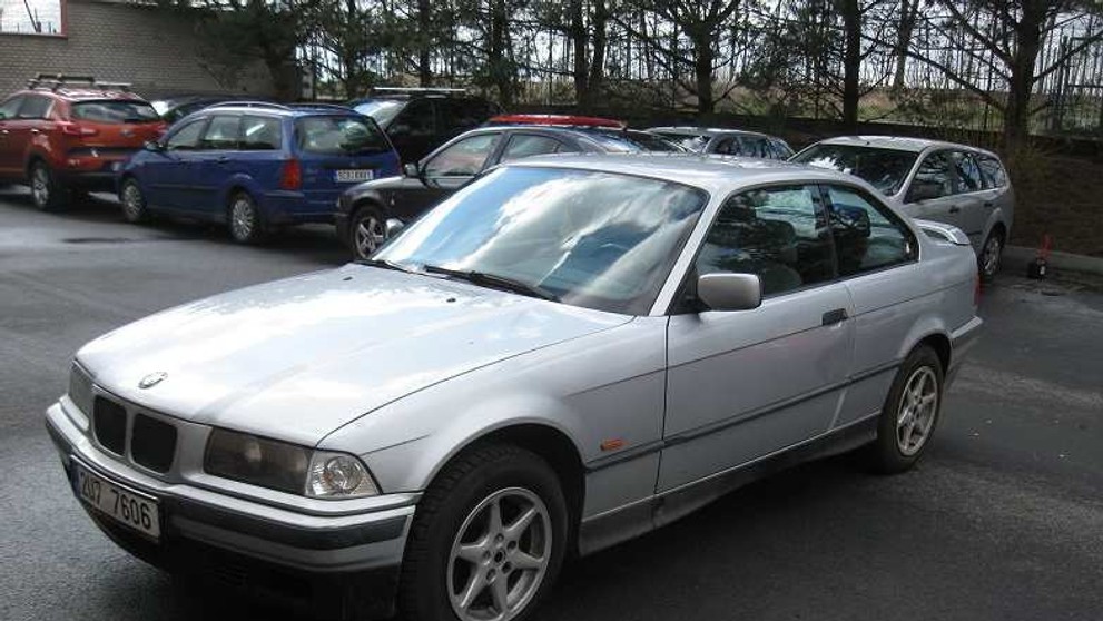 Dražba aut 19.6. 2015 - BMW 320, 10 000 Kč