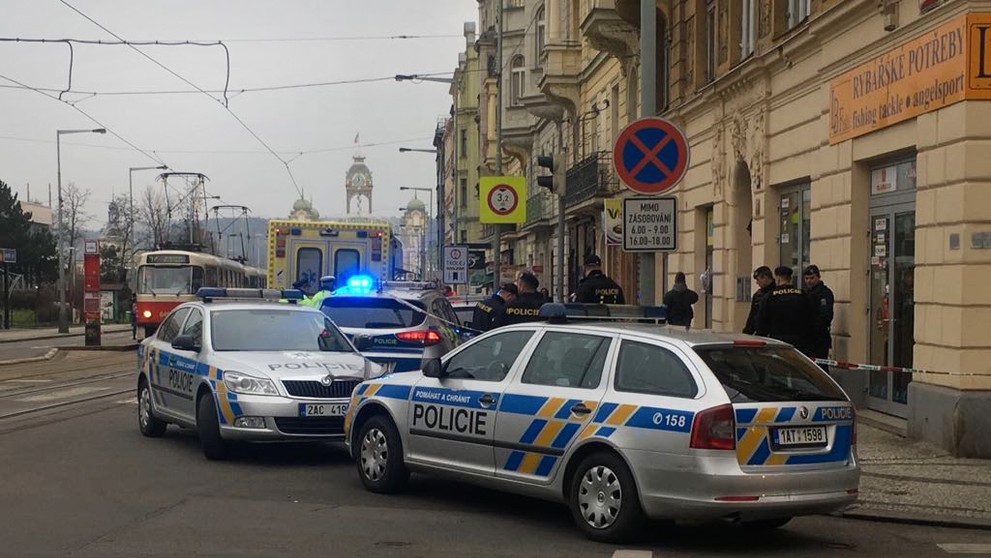 Policie zasahuje v ulici Dukelských hrdinů v Praze - 3