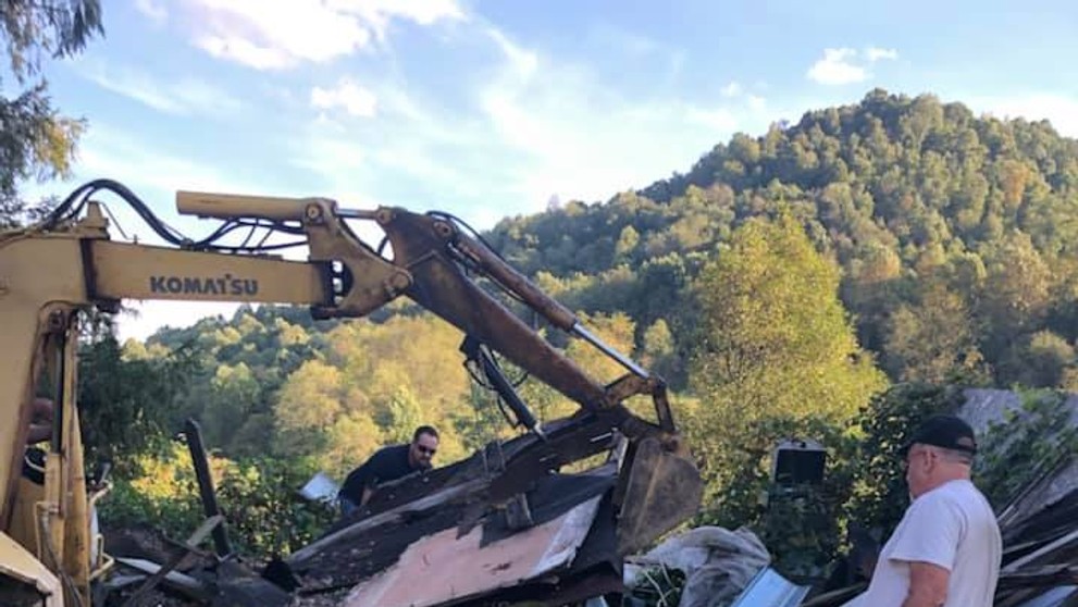 Porsche 911 roky leželo pod rozvalinami garáže - 26
