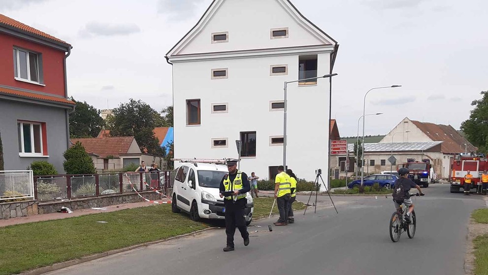 Srážka dvou aut v Sokolnicích na Brněnsku - 3
