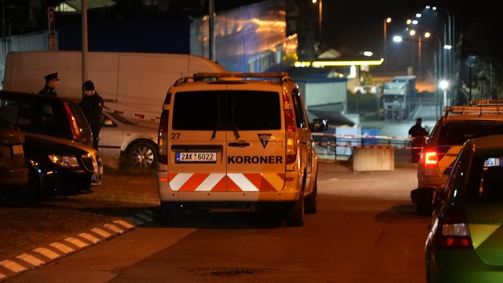 Policie zasahuje v Praze 9 (3)