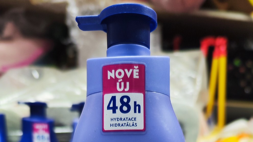 NIVEA SMOOTH SENSATION CREAMY BODY MILK 1