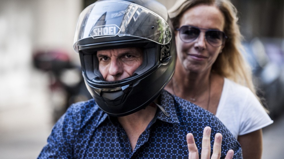 Janis Varufakis rezignoval a odjel na motorce - 1