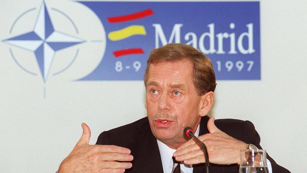 Prezident Václav Havel na summitu NATO v Madridu - 1997