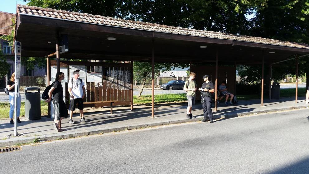 Děti slavily ukončení školního roku s alkoholem a drogami - 2