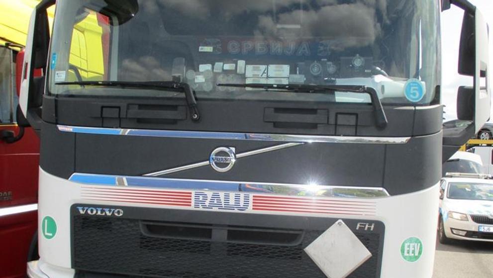 Afghánec se skrývall na rezervě návěsu kamionu - 3