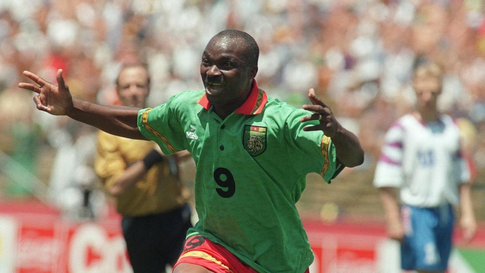Roger Milla v dresu kamerunské reprezentace