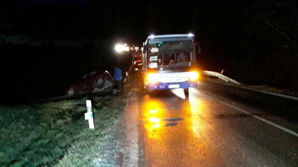 Namrzlé silnice zkomplikovaly dopravu - 3