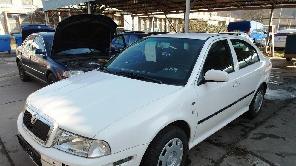 Škoda Octavia 2,0/85 kW Ambiente - 3