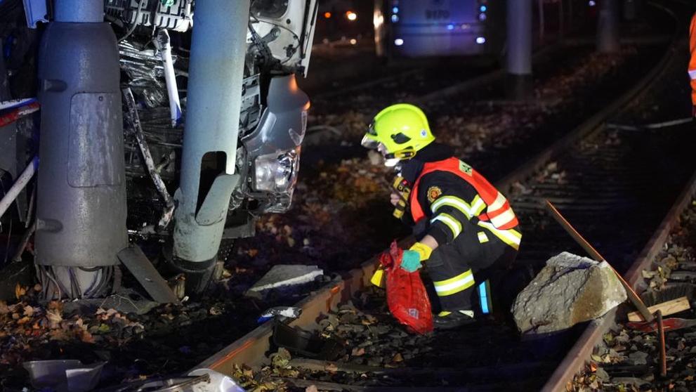 Nehoda na tramvajové zastávce