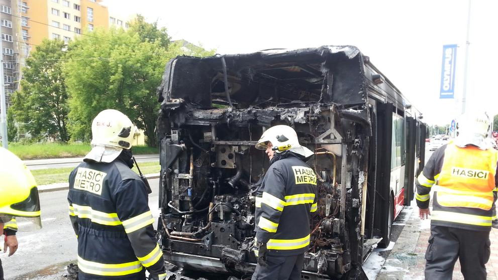 Požár autobusu na Evropské - 5