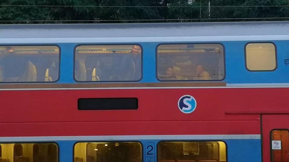 Vlak s poškozenými okny - 3