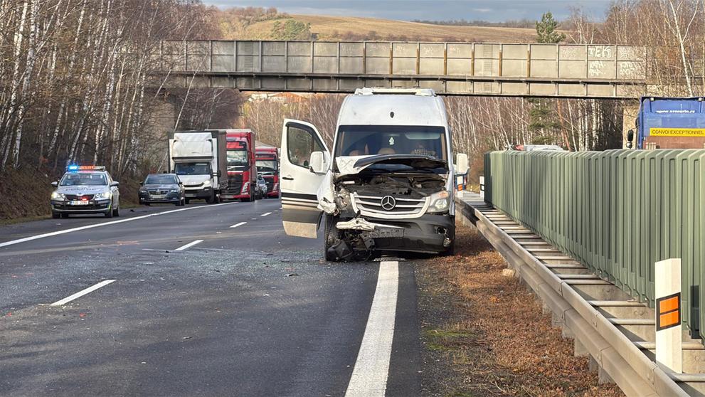 Hromadná nehoda na D7 (4)
