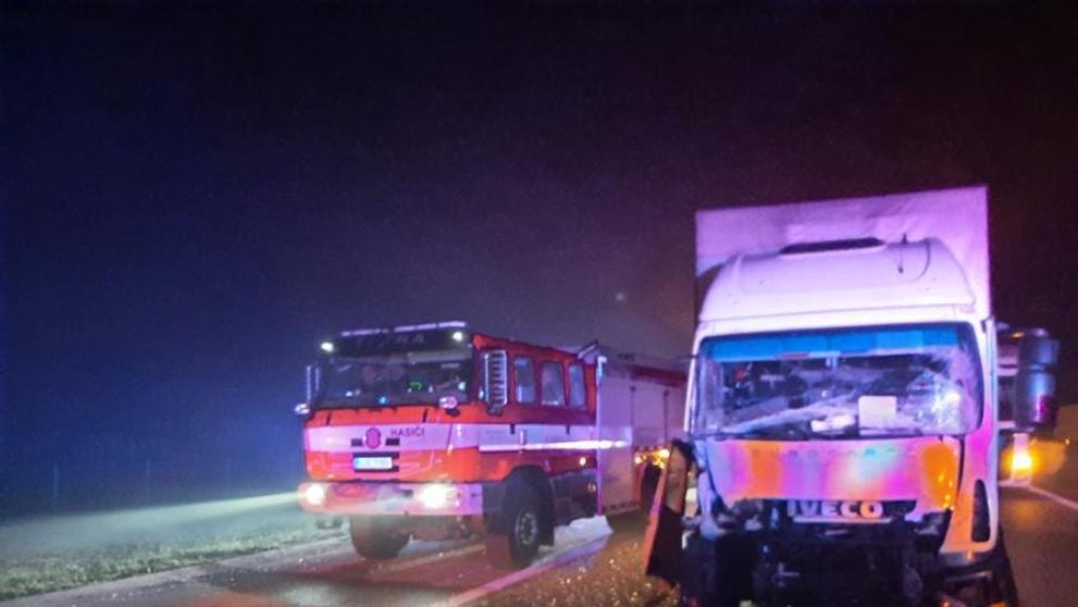Dopravní kolaps na dálnici D1, ve směru na Brno stojí