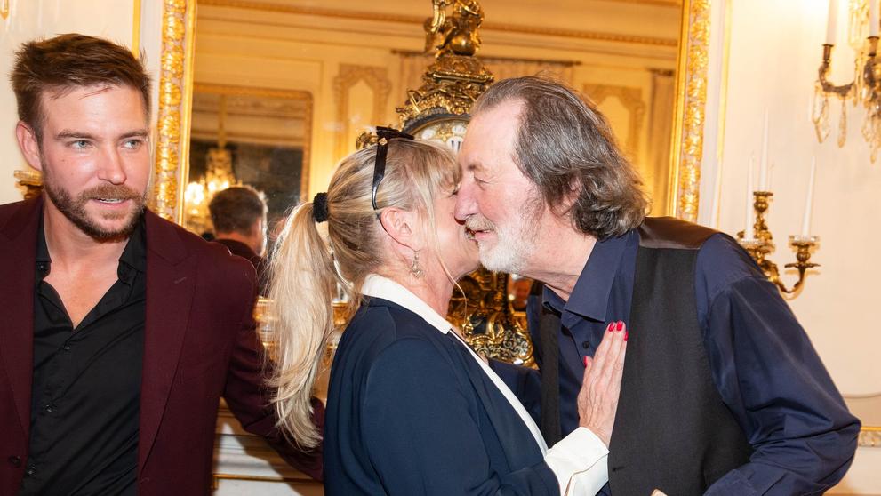 Vladimír Polívka s rodiči Chantal Poullain a Bolkem Polívkou, 12. 9. 2023