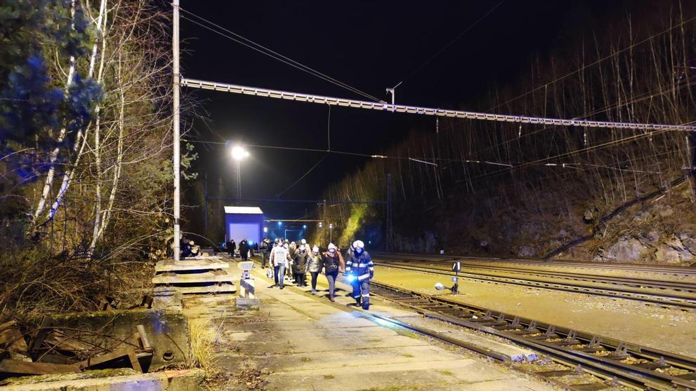 V Hluboké nad Vltavou vykolejil vlak - 3