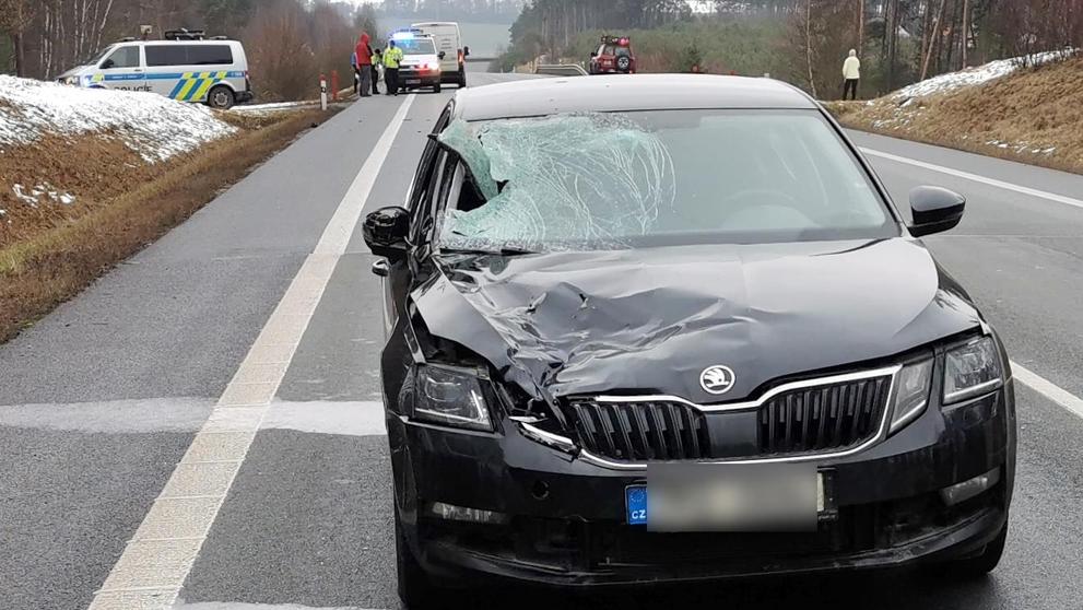 Žena zemřela po srážce s autem v Plzni
