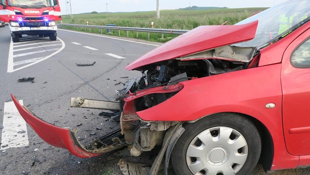Mladík boural v odcizeném autobusu - 9