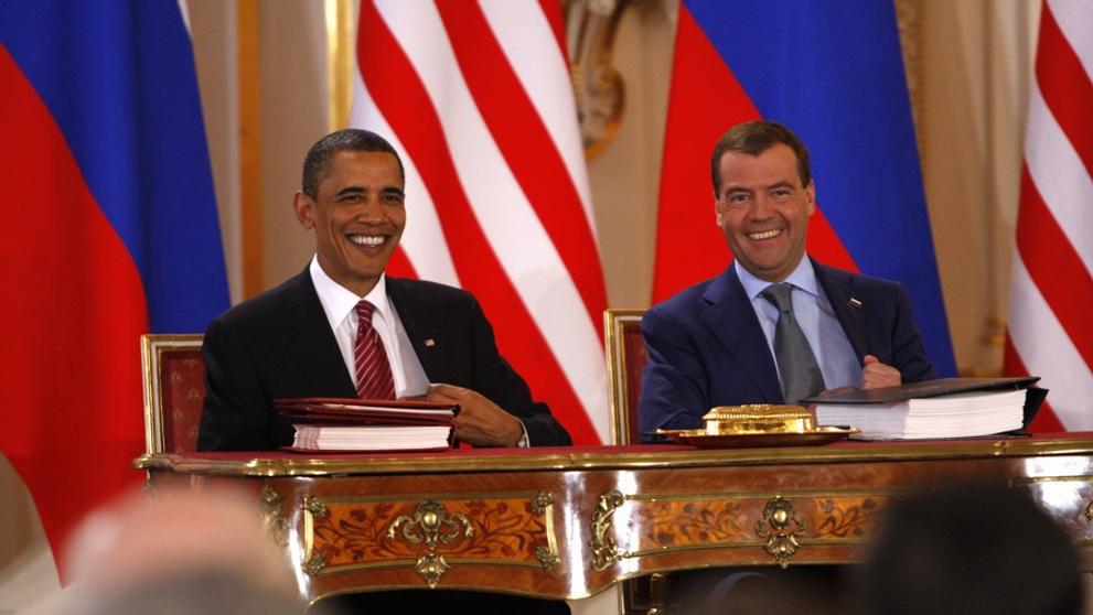 Obama a Medveděv v sále-4