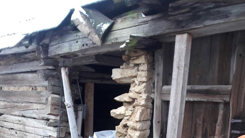 Muž spadl na Svitavsku do studny - 2
