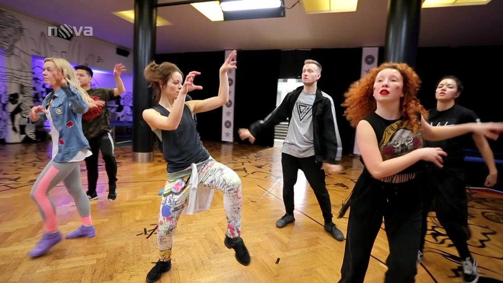 Tvoje tvář má známý hlas - Hana Holišová trénuje choreografii - 3