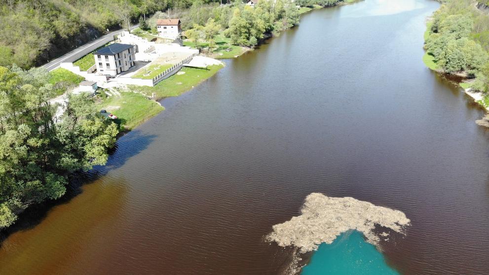 Znečištěné Jablanické jezero (9)