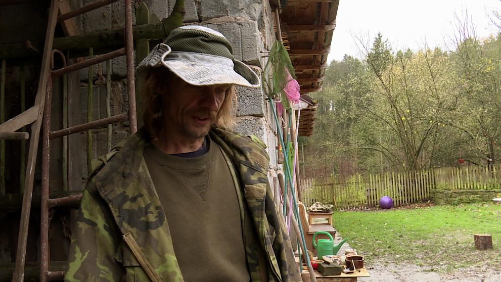 Výměna manželek - Z luxusu na špinavý statek - 17