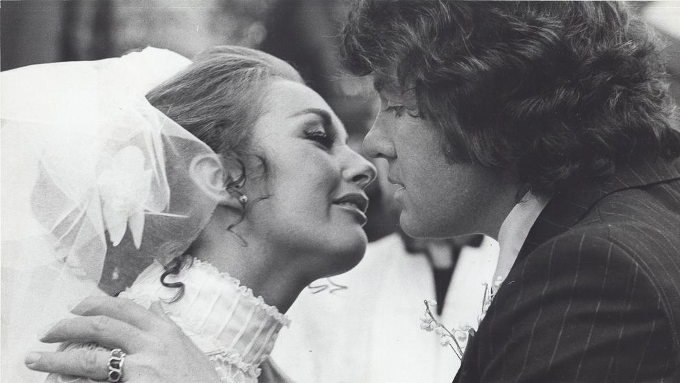 Svatební den, Michael Cole a Paula Kellyová ve svatební den, 1971 (2)