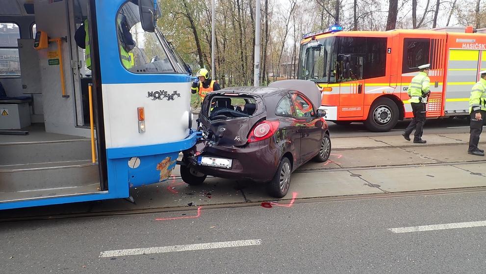 Nehoda tramvaje a auta v Ostravě - 6