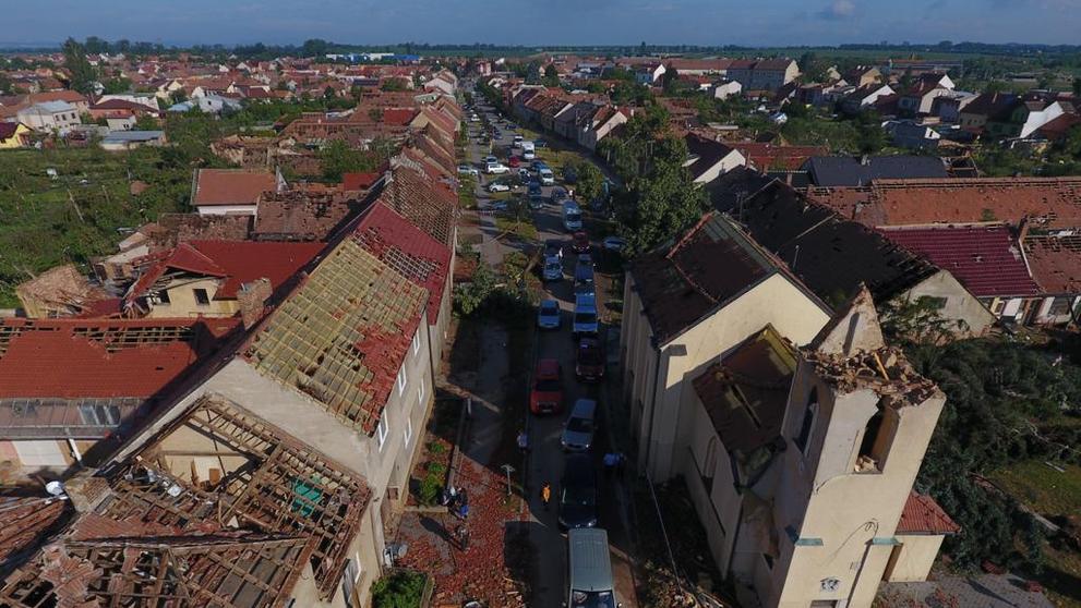 Škody napáchané tornádem na Jižní Moravě - 7