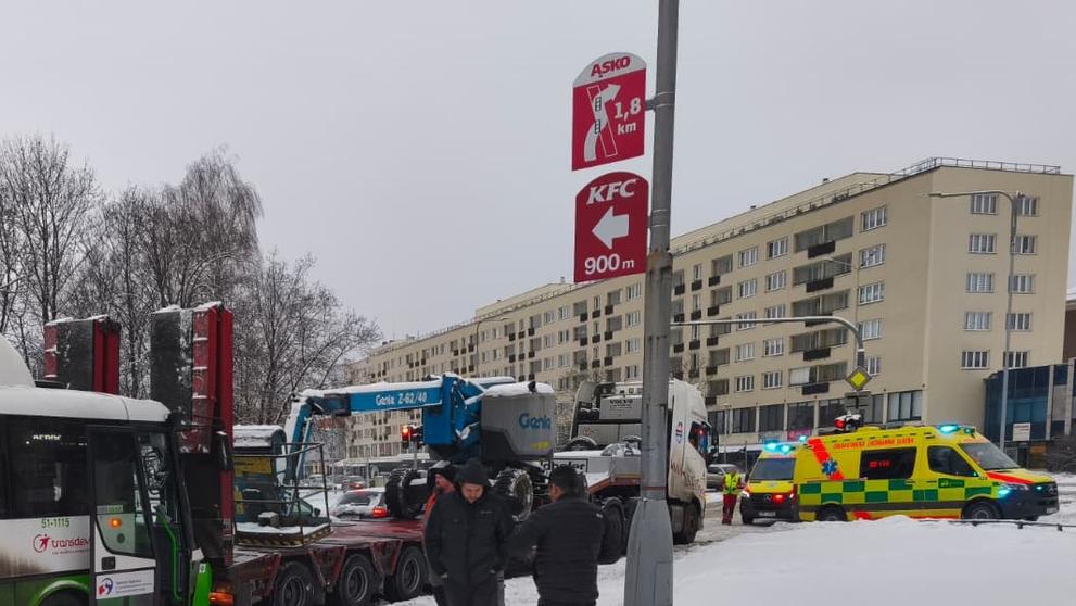 Střet autobusu s nákladním automobilem v Havířově