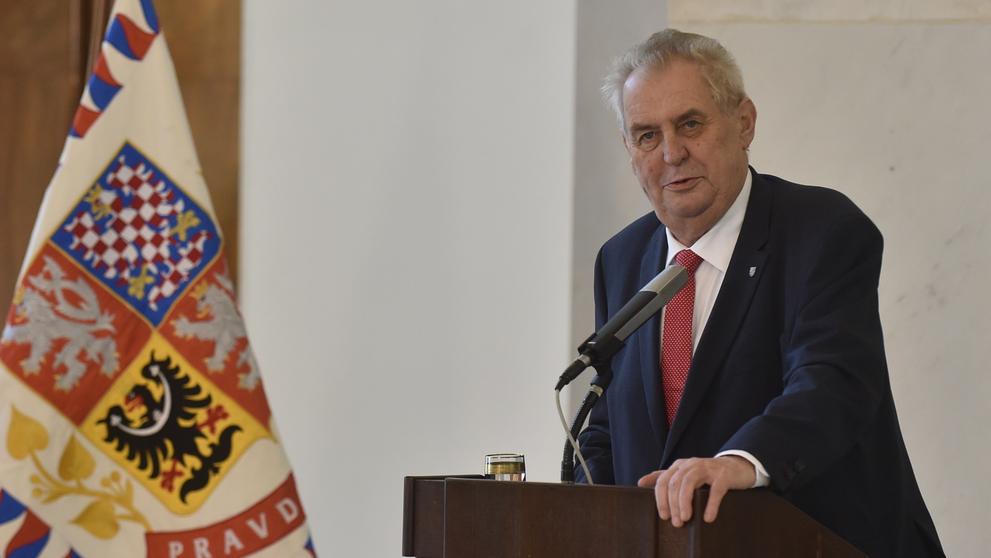 Miloš Zeman oznamuje kandidaturu - 1