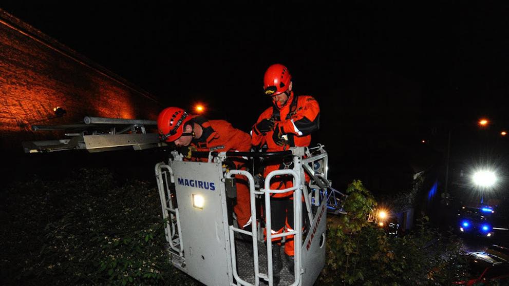 Záchrana osoby po pádu z hradeb na pražském Vyšehradě - 2