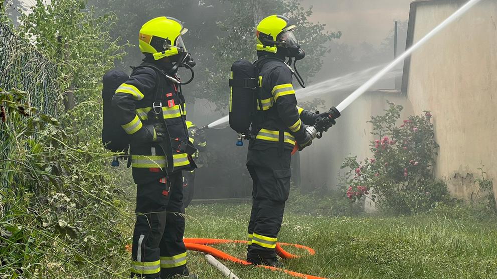 Rozsáhlý požár střelnice v Sedleci (1)