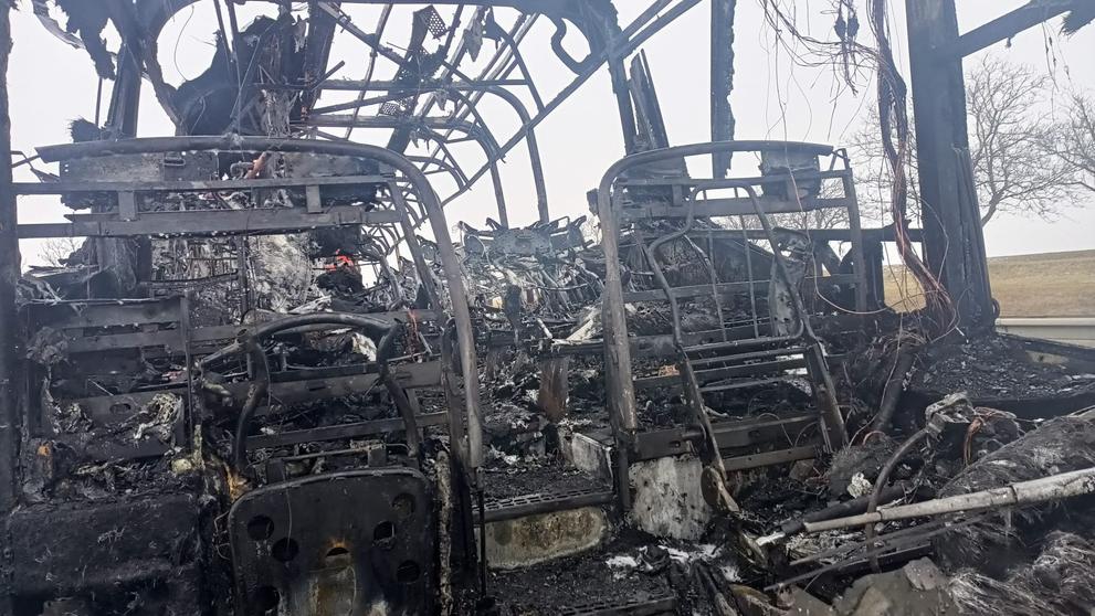 Požár autobusu na dálnici D46