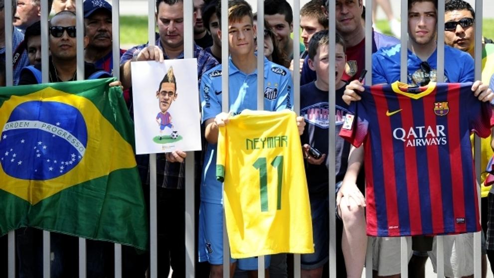 Neymar dorazil do Barcelony - 10