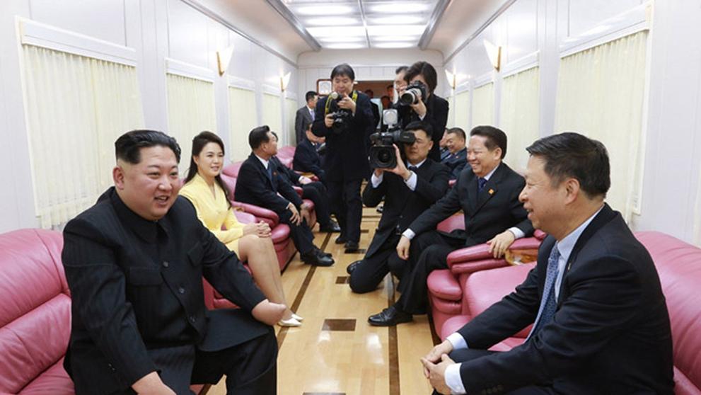 Kim Čong-un a Si Ťin - pching v severokorejském vlaku