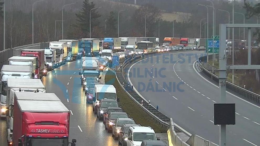 Úsek dálnice je uzavřen