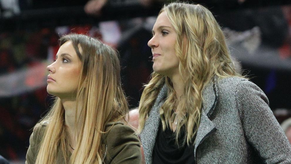 Nicole Vaidišová a Ester Sátorová