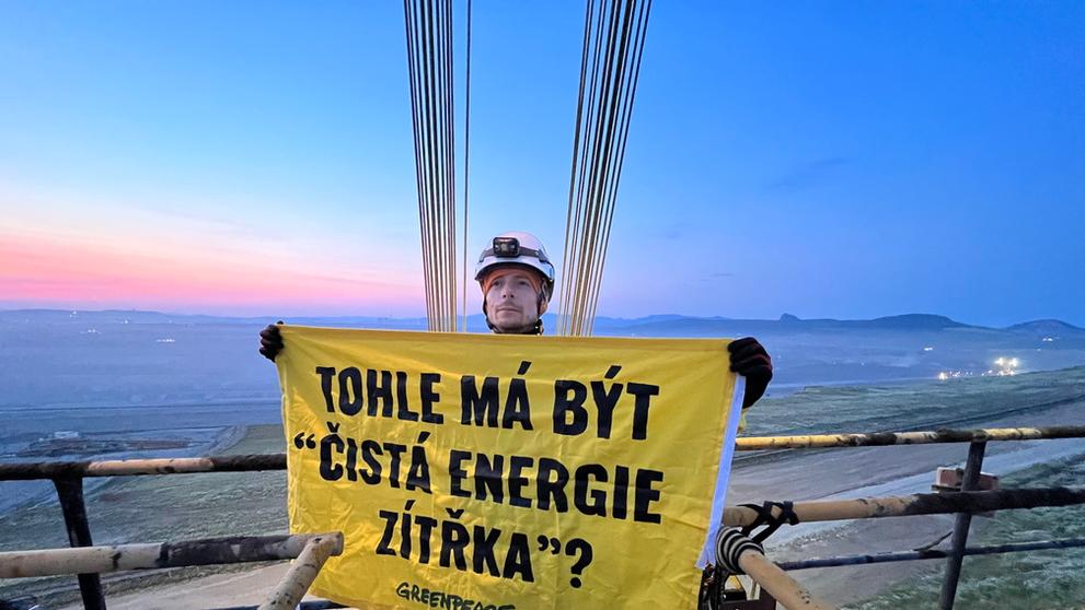 Aktivisté protestují proti těžbě uhlí v Bílině