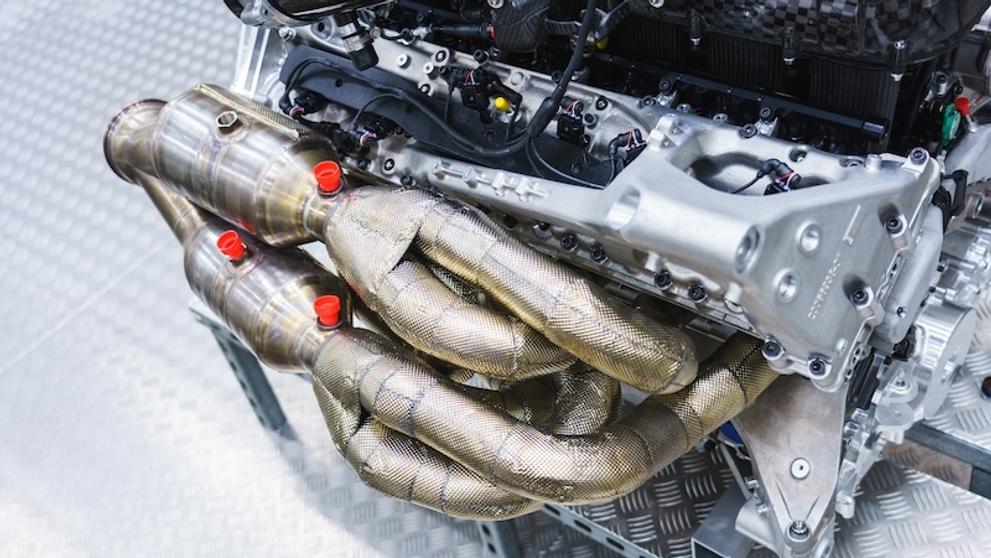 Motor V12 pro Aston Martin Valkyrie - 18