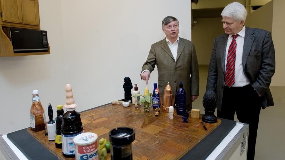 Ruští šachisté Anatolij Karpov a Boris Spasskij, 31. 3. 2010 DOX v Praze