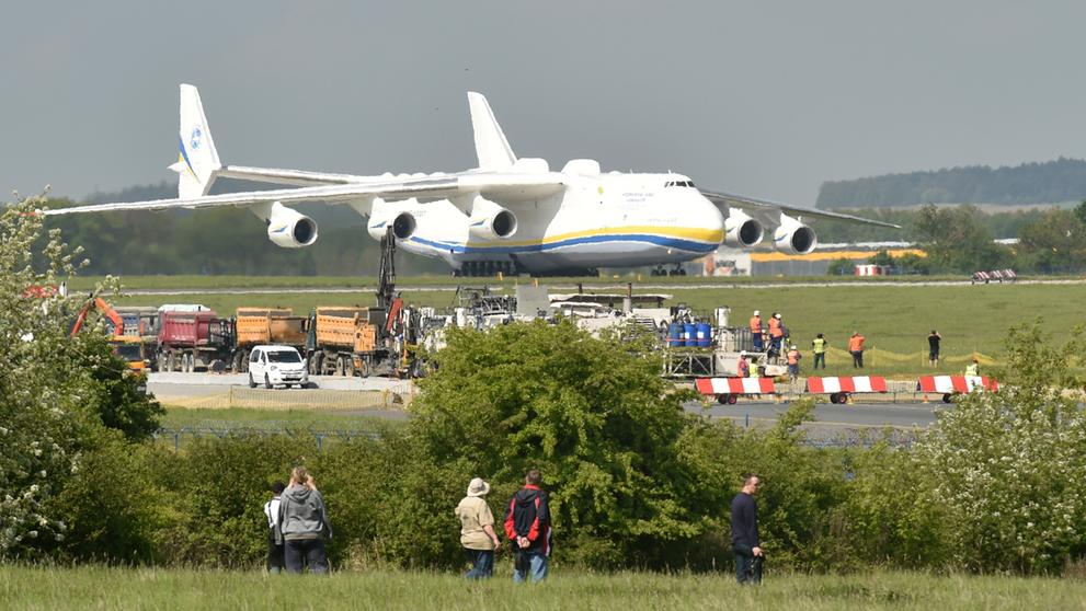 Přistání největšího letadla na pražském Letišti Václava Havla - 2