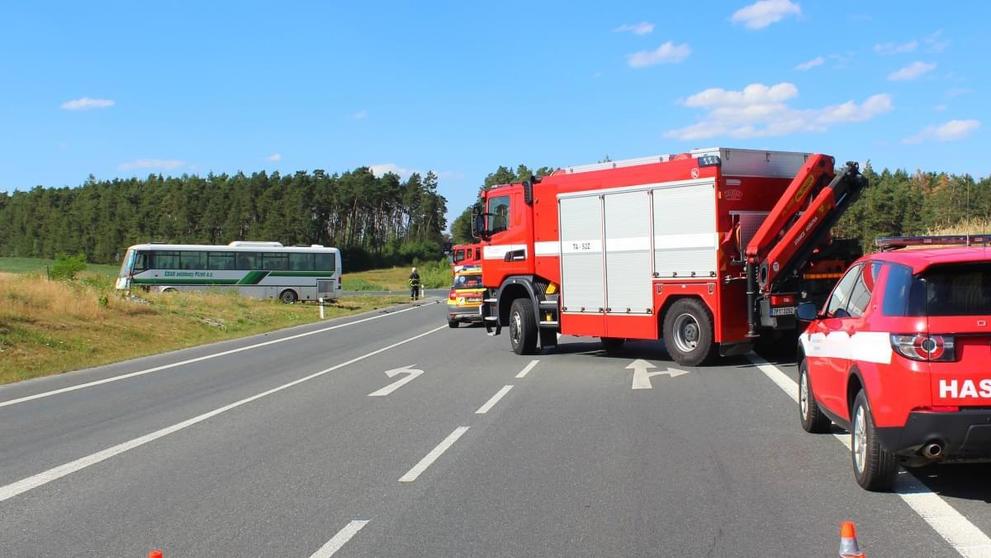 Srážka autobusu s autem na Plzeňsku - 2